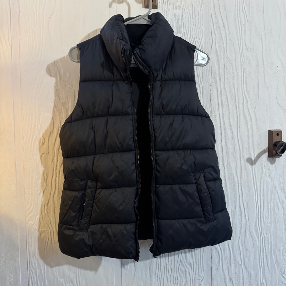 Old Navy Black Quilted Vest